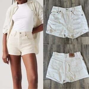Vintage Levi’s High Waisted Denim Shorts in Cream Distressed